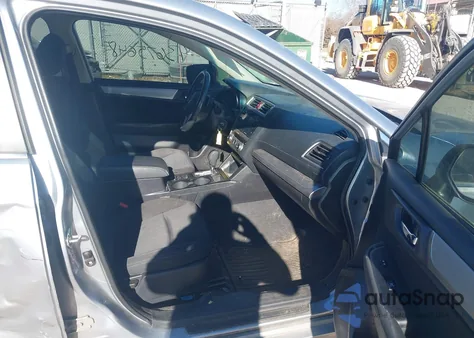 2017 Subaru Legacy 2.5I Premium z USA, uszkodzony, nr VIN 4S3BNAC60H3018525